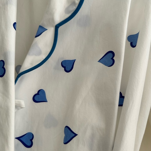 Parisian Designer Linen Robe - Picture 5 of 6